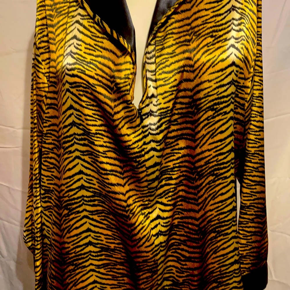 Delta Burke sleepwear robe